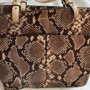 Michael Kors Bedford Pocket tote